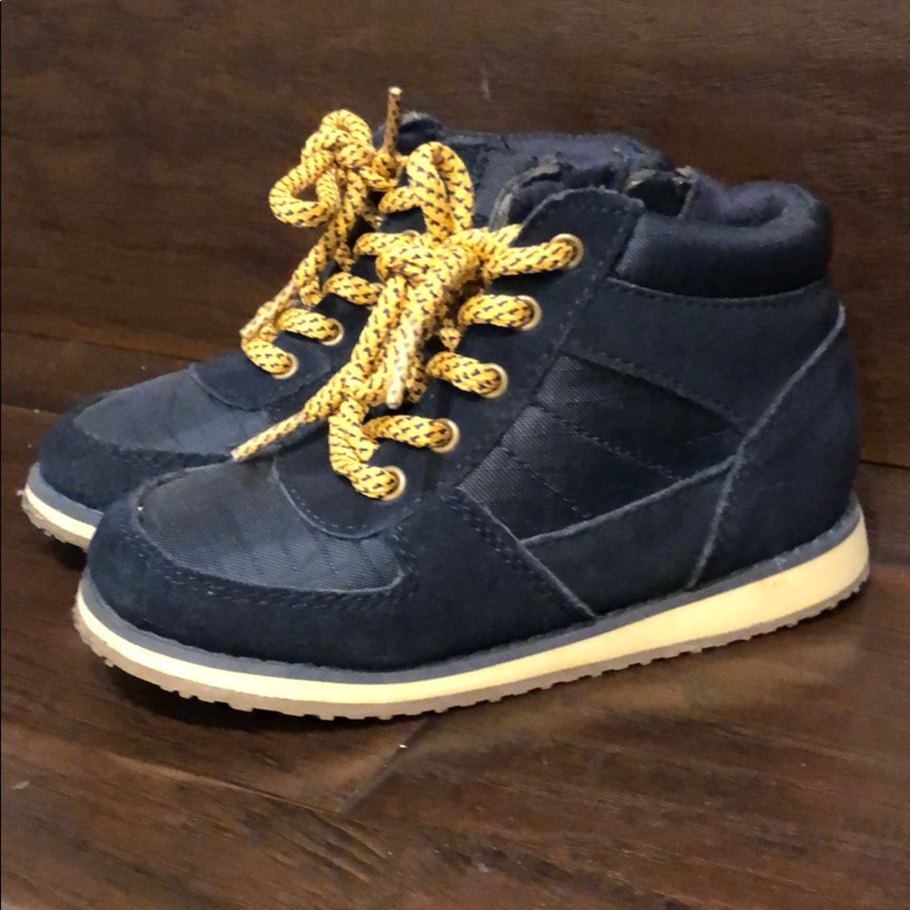 Stylish boys high top sneakers! Size 10, dark blue